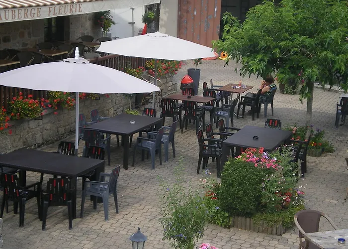 L'auberge Fleurie 호텔 Le Nayrac